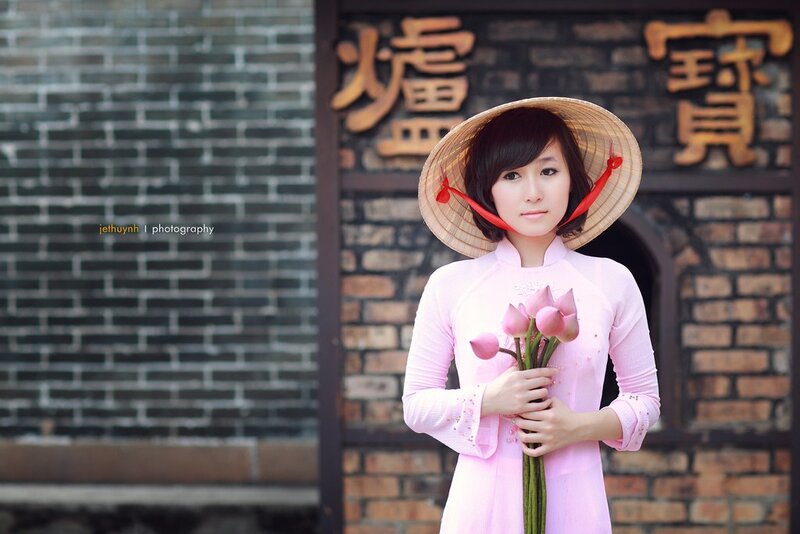 Woman in traditional Vietnamese dress