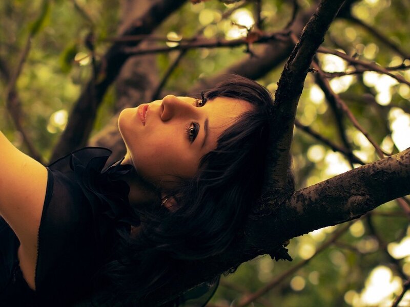 Woman in Tree — Black