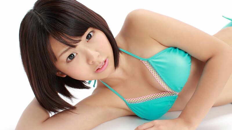 woman in turquoise bikini