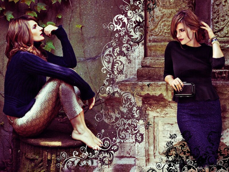 Woman in Two Poses — Purple
