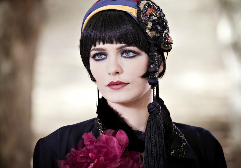 Woman in Vintage Costume — Black, Dramatic