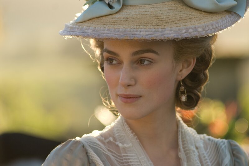 woman in vintage hat