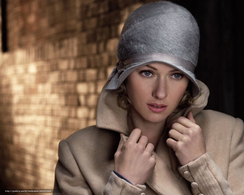 woman in vintage hat and coat