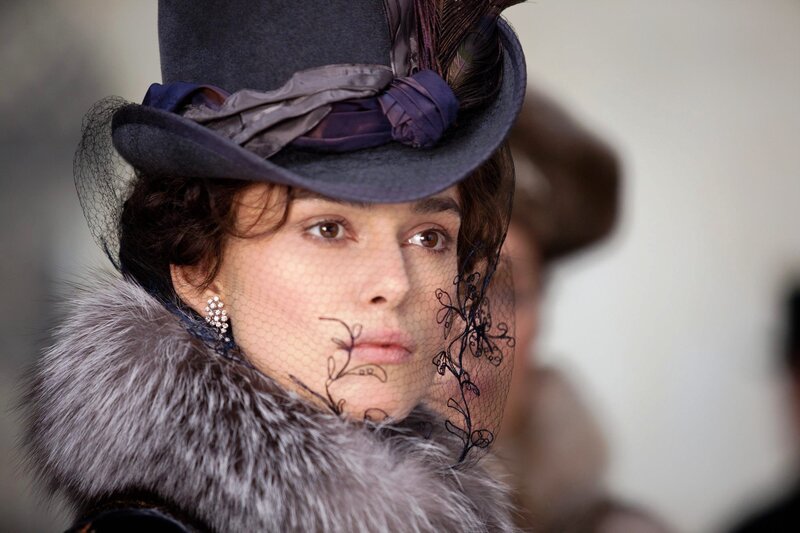 Woman in Vintage Hat — Gray