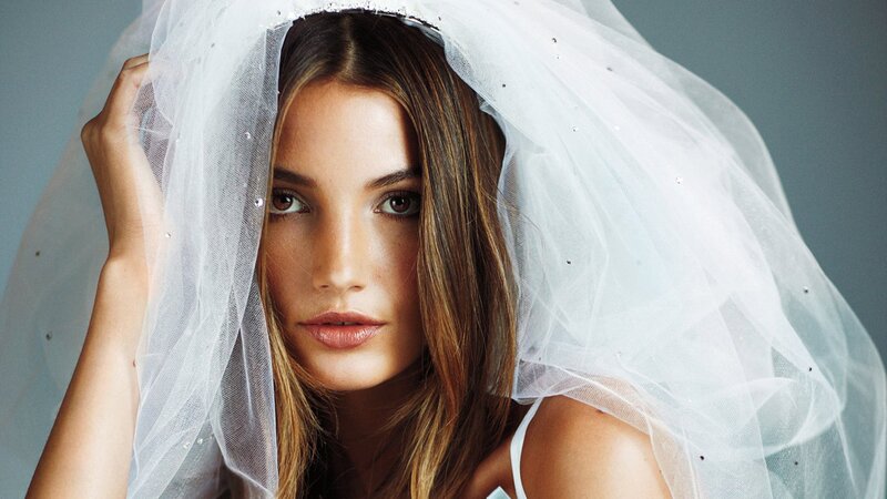 woman in wedding veil