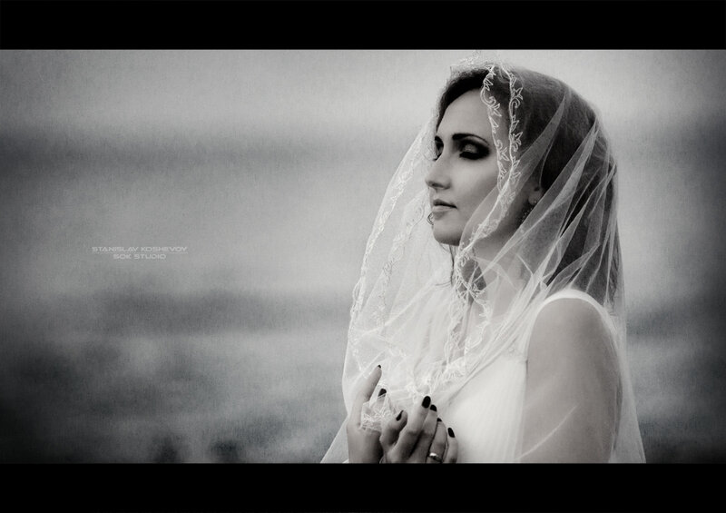Woman in Wedding Veil — Black