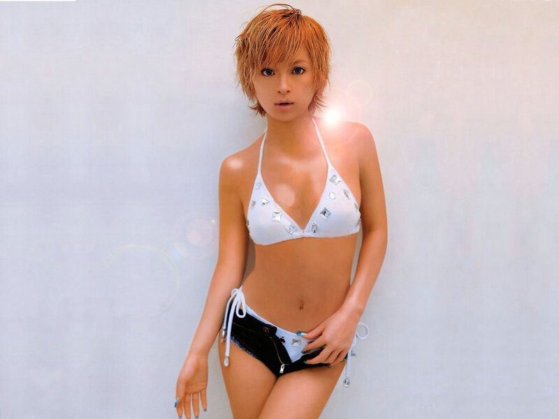 woman in white bikini
