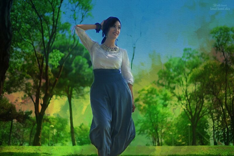 Woman in White Blouse — Green