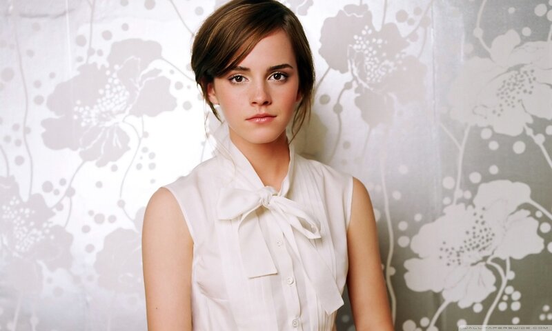 Woman in White Blouse — Neutral