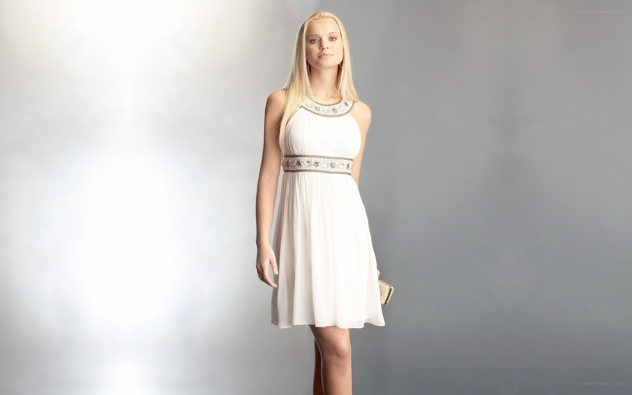 woman in white dress