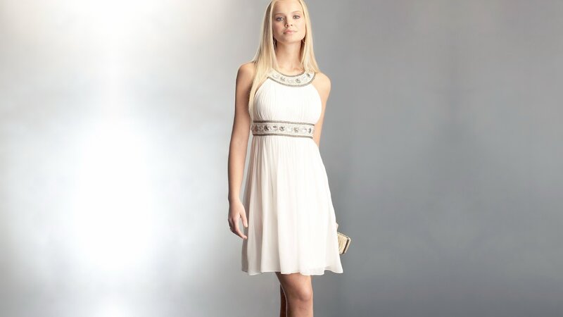 woman in white dress