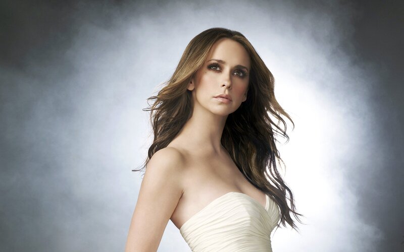 woman in white dress