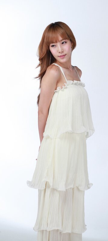 woman in white dress