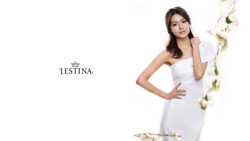 woman in white dress