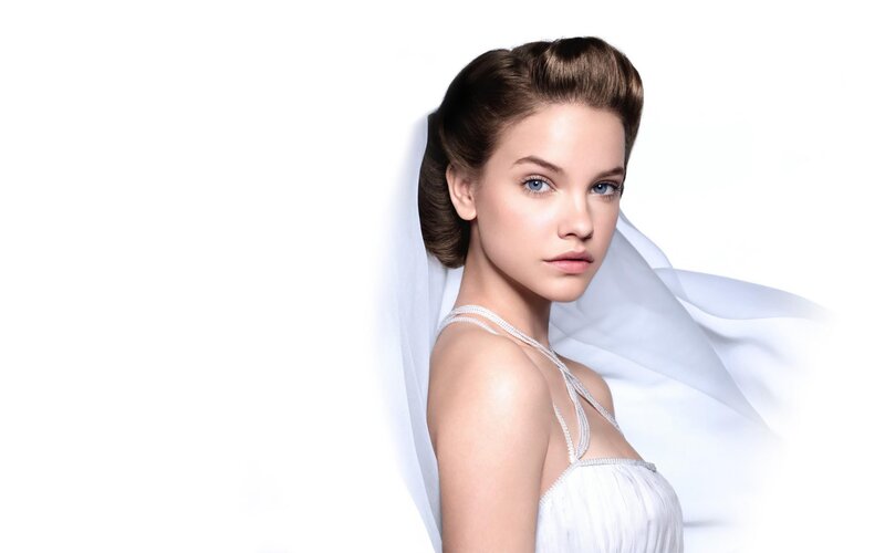 woman in white dress