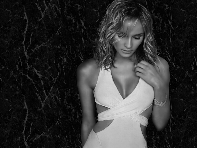 woman in white dress
