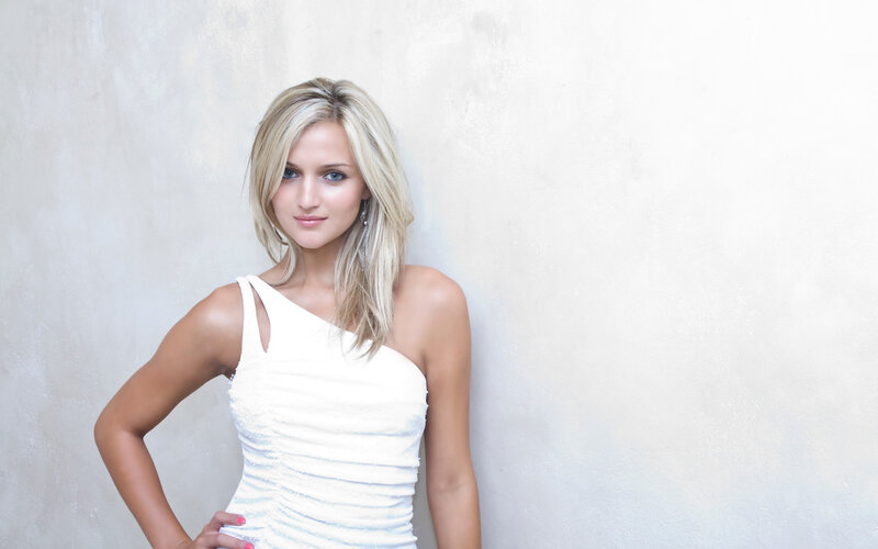 woman in white dress
