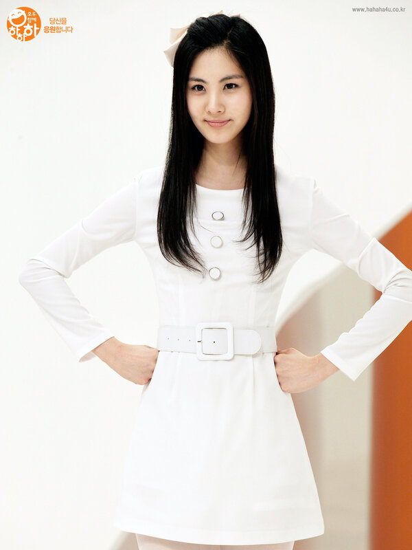 woman in white dress with bow