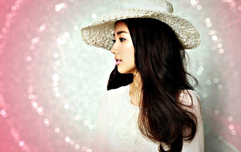 Woman in White Hat — Dreamy