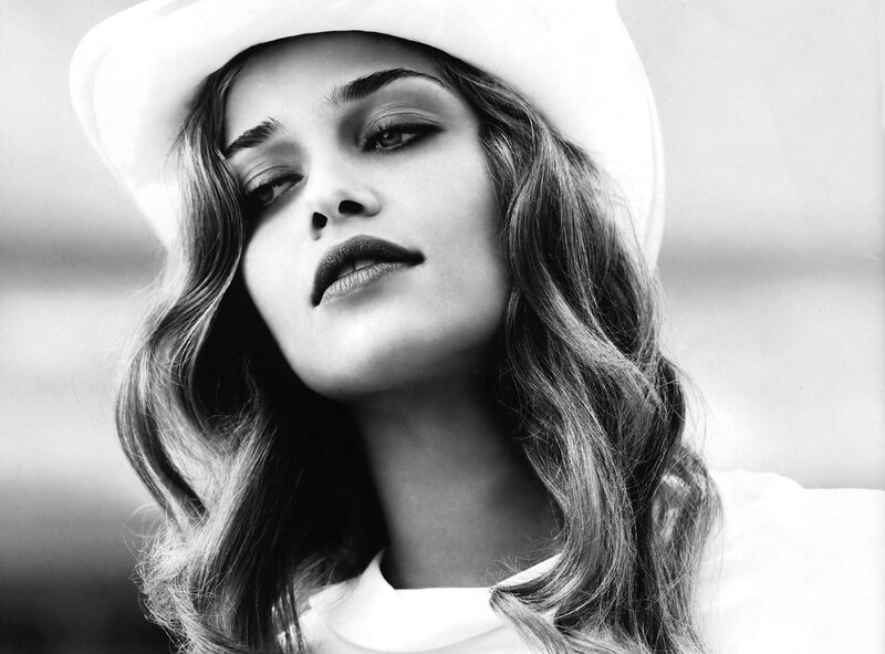 woman in white hat portrait