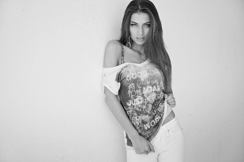 woman in white jeans