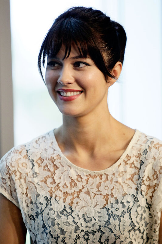 woman in white lace dress