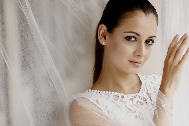 woman in white lace dress