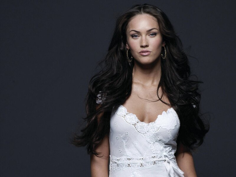 woman in white lace dress