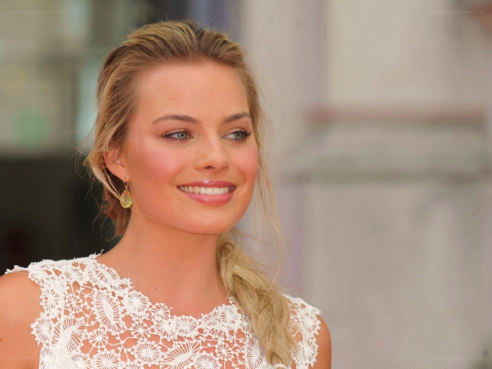 woman in white lace dress