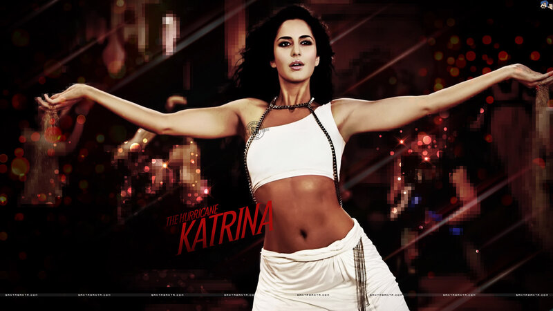 Woman in White Outfit — Dynamic