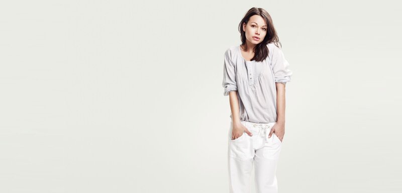 woman in white pants and blouse