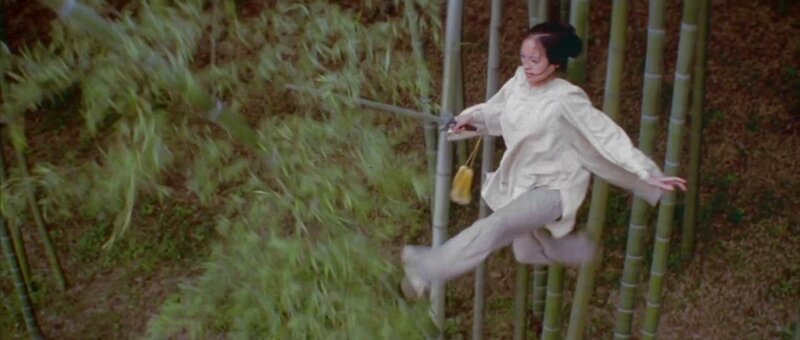 Woman in White Robe — Green, Dynamic