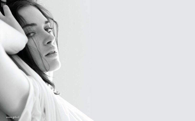 woman in white shirt