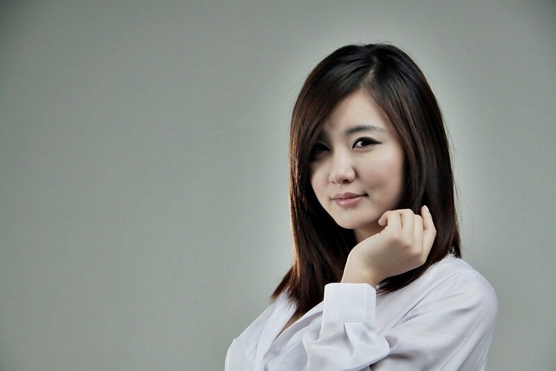 woman in white shirt