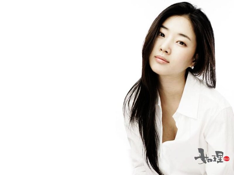 woman in white shirt