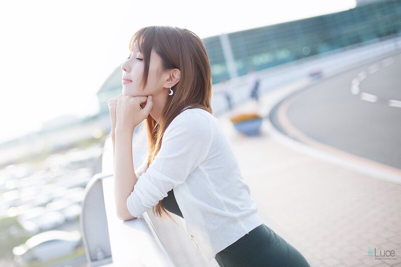 woman in white shirt at airport