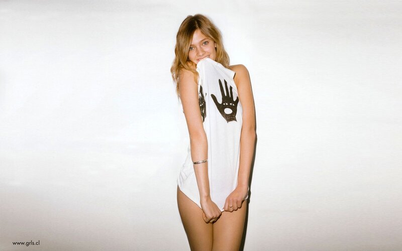 woman in white t-shirt