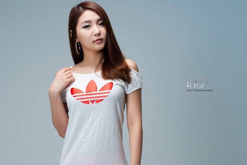 woman in white t-shirt
