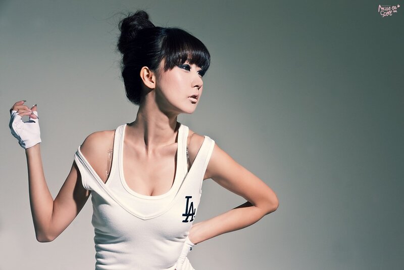woman in white tank top