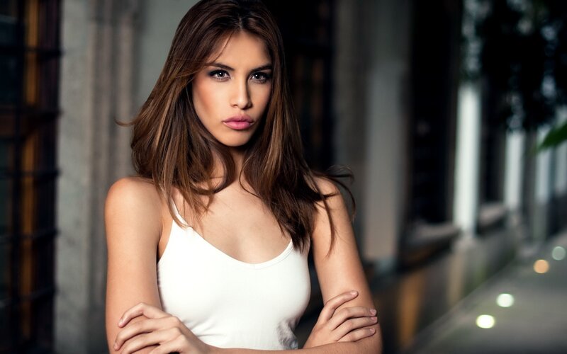 woman in white tank top