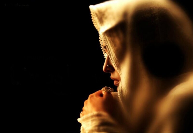 Woman in White Veil — Black