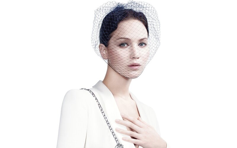 woman in white with veil