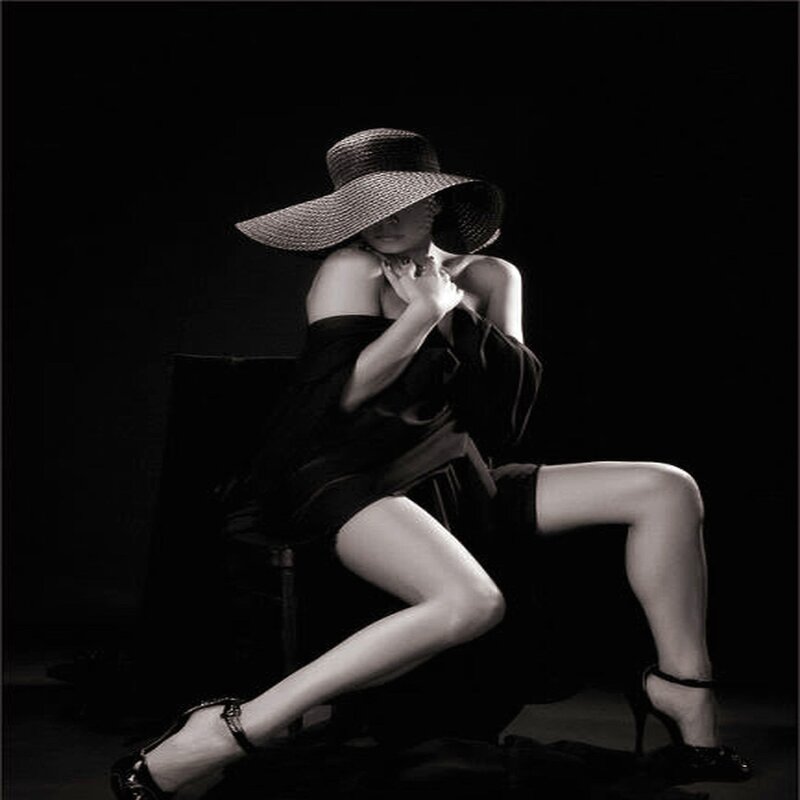 Woman in Wide-brim Hat