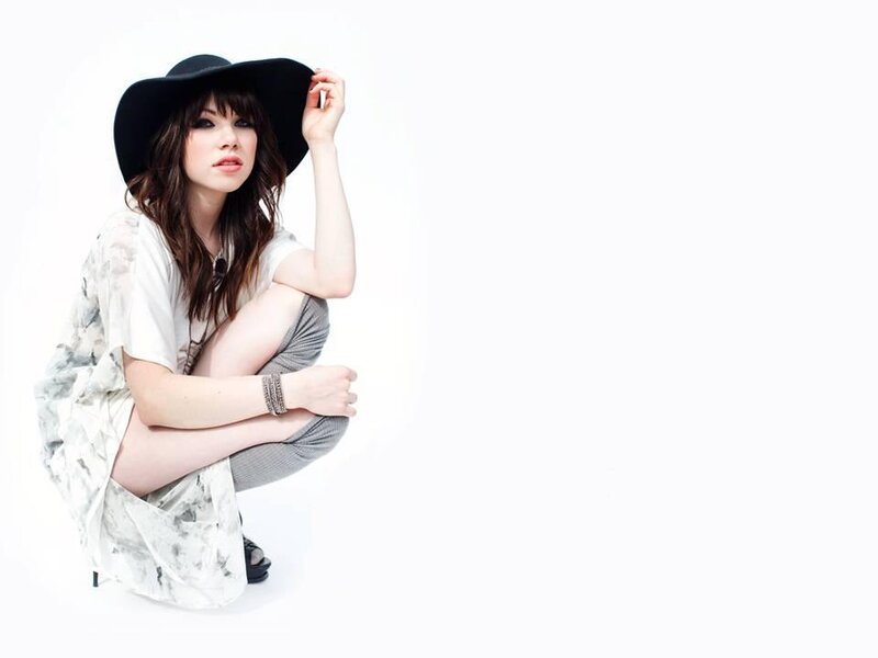 Woman in Wide-brim Hat — White