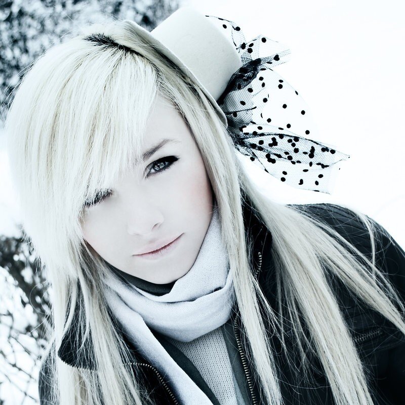 woman in winter hat