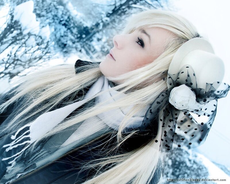 woman in winter hat