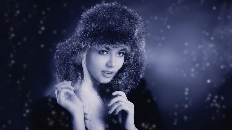 woman in winter hat