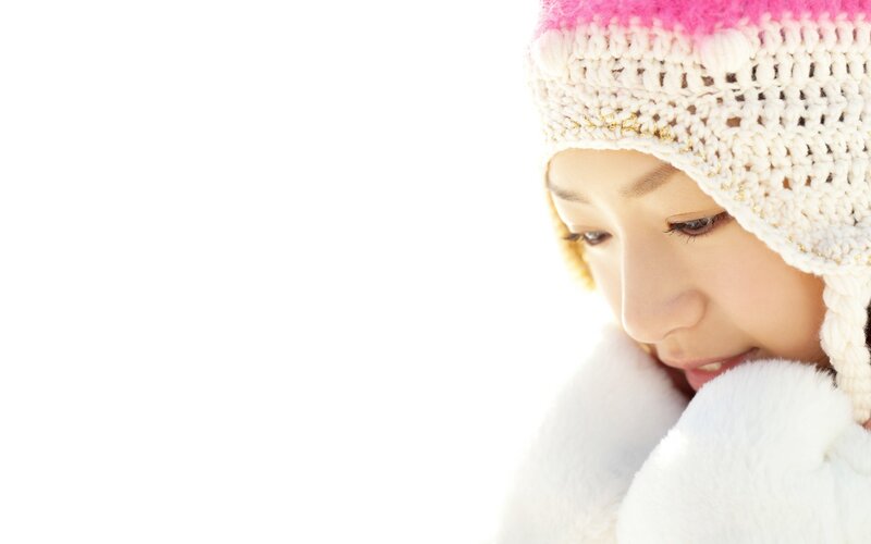 woman in winter hat