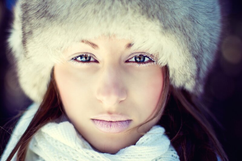 woman in winter hat and scarf