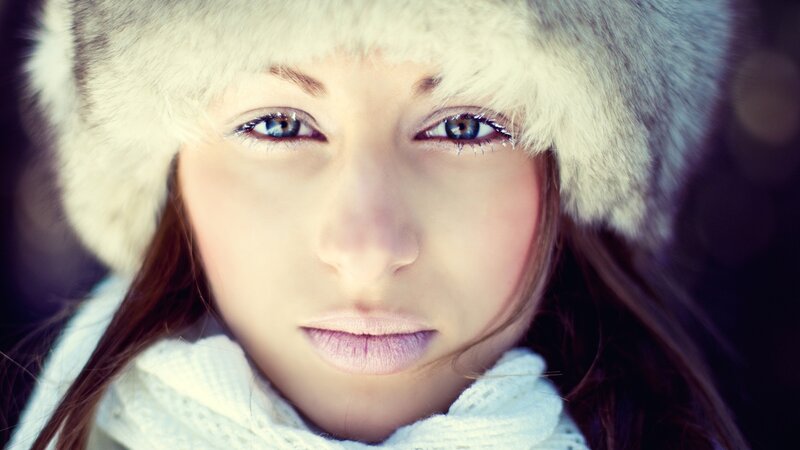 woman in winter hat and scarf